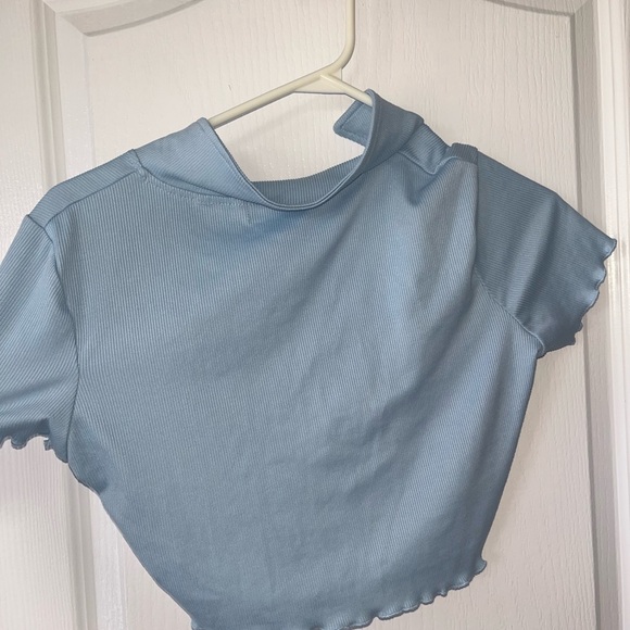 Light Blue Ribbed Cropped Button-Up Top - Picture 2 of 2